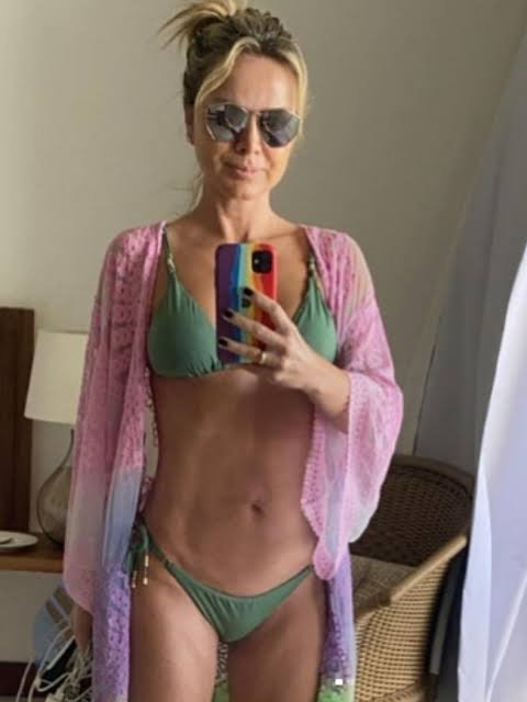 Eliana sempre foi puta #IolN4bye